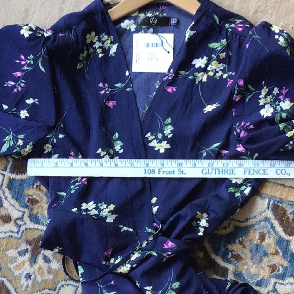 NWT 12 High Low MIDI Dress Navy MIDI Dress Ditsy Floral from Missguided - Picture 13 of 14